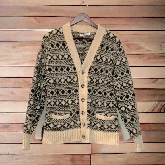 Source  unknown gorgeous, unique Cardigan with two front pockets - Picture 1 of 8